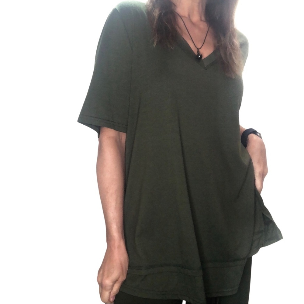 Bloomchic Sz 14-16 Olive Green V Neck Tunic Top Short Sleeve T Shirt Loose Fit